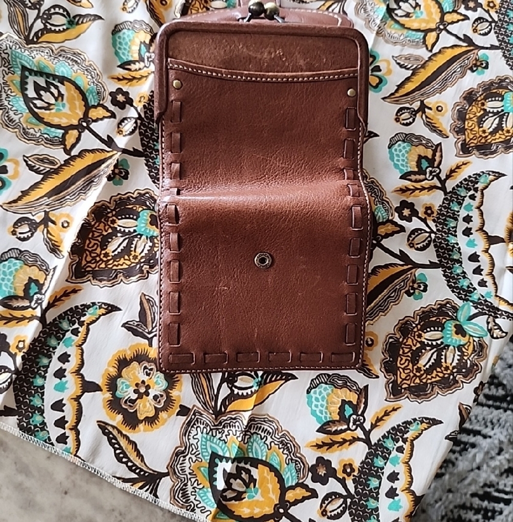 Vintage Coach Leather Coin Wallet with Brass Logo Button - Picture 3 of 6
